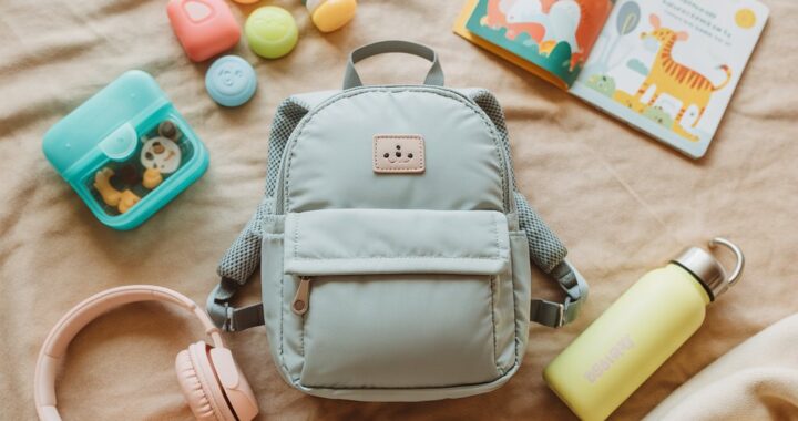 How to Keep Toddlers Busy While Travelling (Without Losing Your Sanity!)